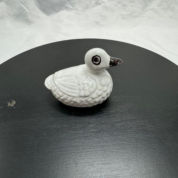Vintage pottery duck/bird sculpture - Picture 3 of 8